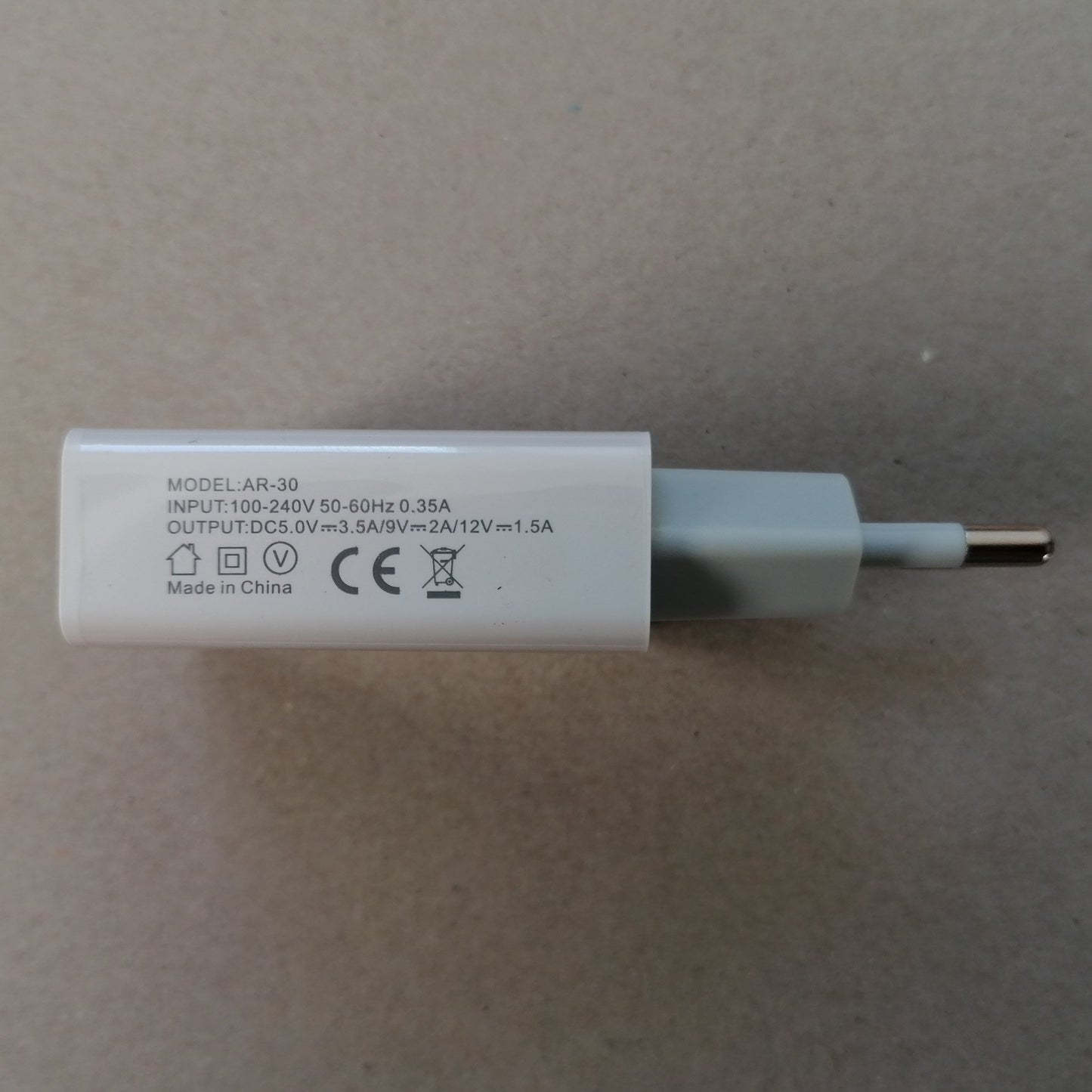 DREIKS Schnellladegerät 18W - USB-A QC3.0 Port 5V/3A Kompaktes Gehäuse Universell Kompatibel