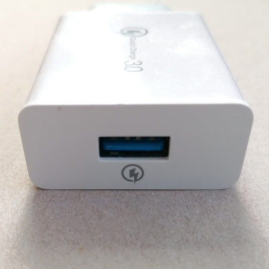 Încărcător rapid DREIKS 18W - Port USB-A QC3.0 5V/3A Carcasă compactă compatibilă universal