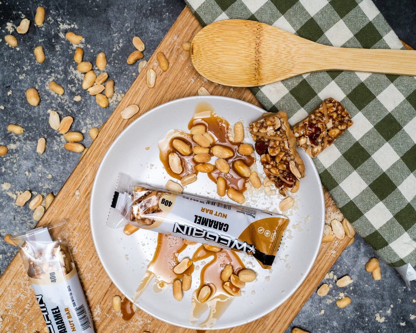 Batoane cu nuci și caramel WEGAIN - Tavă 40g 12 batoane