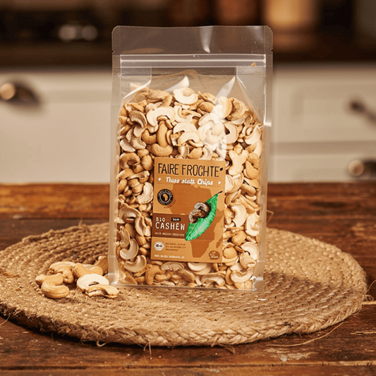 Fair Fruits Organiczne połówki orzechów nerkowca Premium Snack - Pojemność 1 kg, Wysoka wydajność, Mały rozmiar