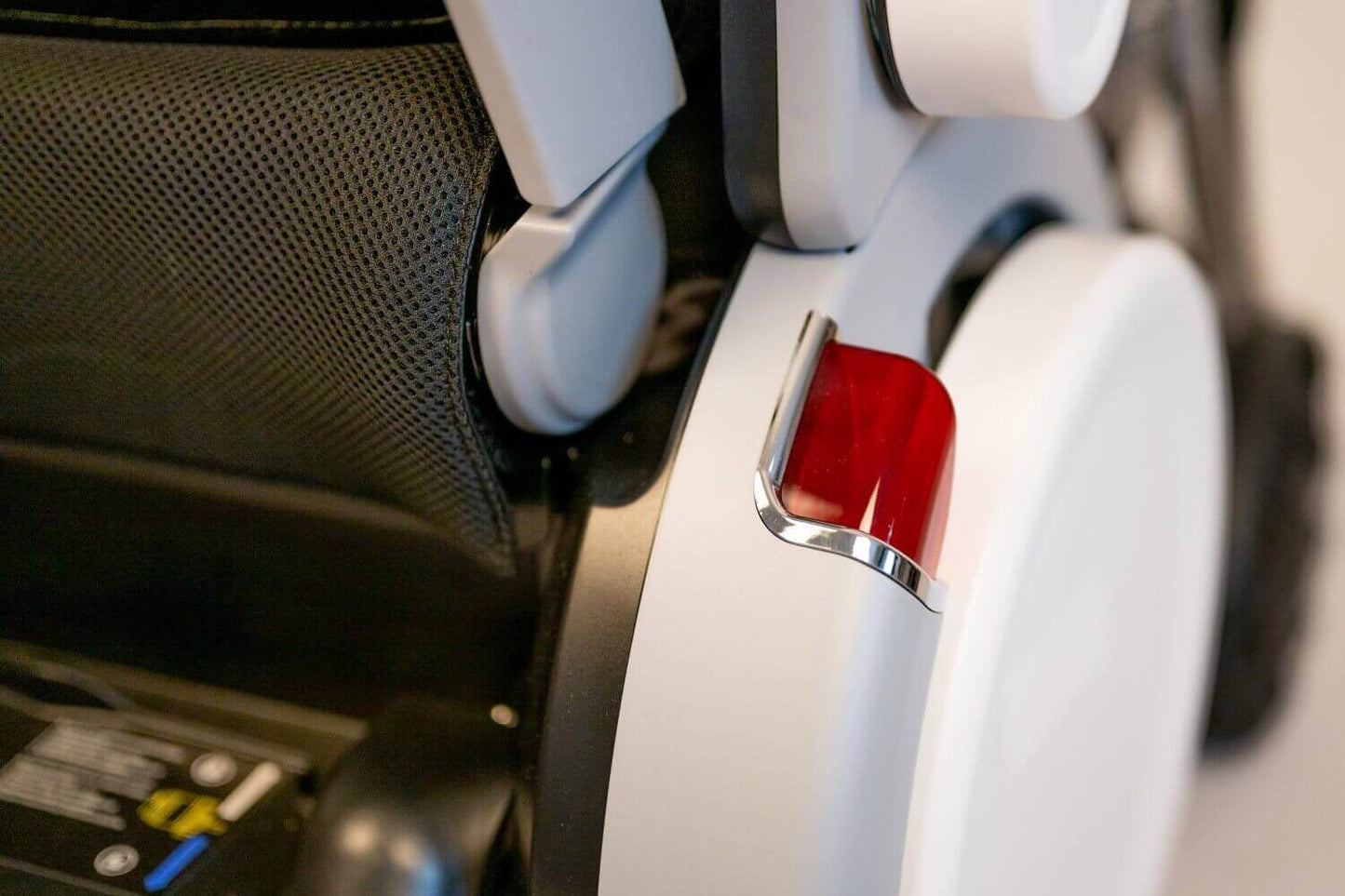 Faltbarer Elektrorollstuhl – 25 km Reichweite & App-Steuerung