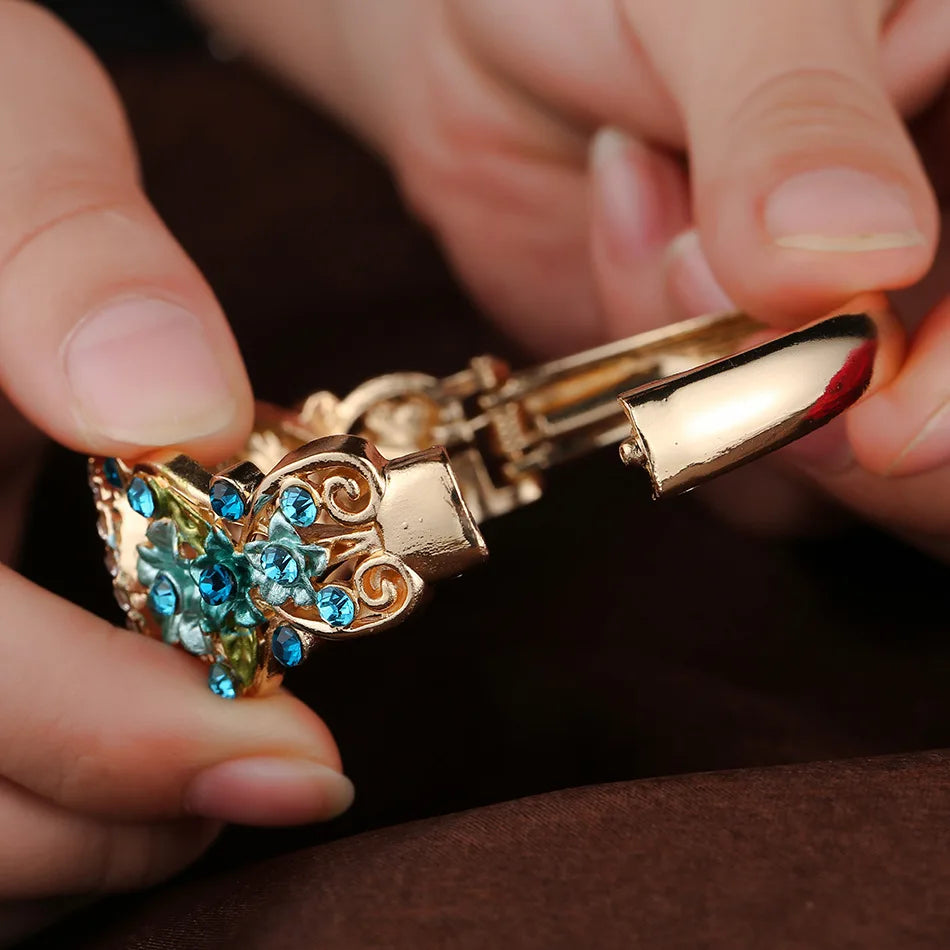 Damen-Uhr 2025: Fashion Women Watch Luxury - Rhinestone Metal Quartz Retro Flower Bangle Collection