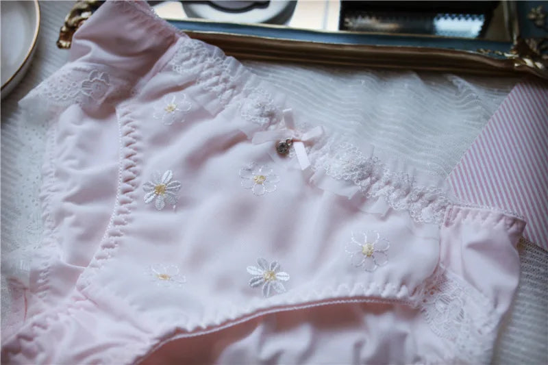 Flower Embroidery Milk Silk Panties Women elegant Lace Silky Smooth Seamless Female Underwear Cute Lovely Sweety Lingerie Breifs