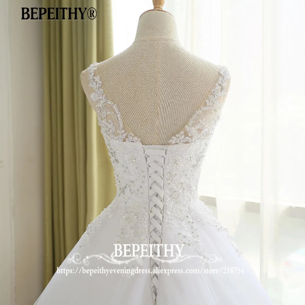 Maßgeschneidertes Prinzessin-Wedding-Dress mit Spitze - Hochzeitskleid 2022 für Frauen