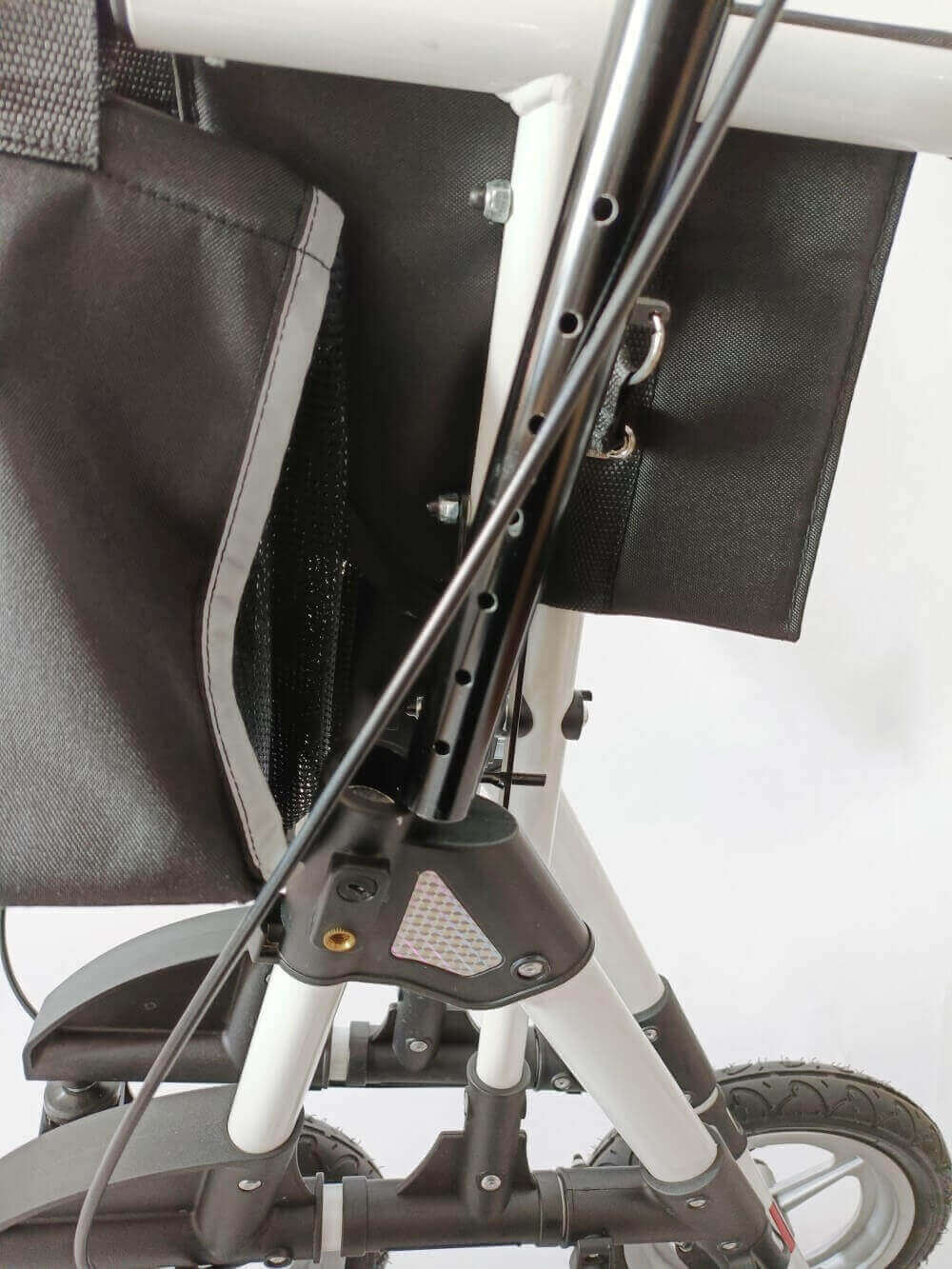 Rollator de exterior Antar cu anvelope pneumatice - AT51031