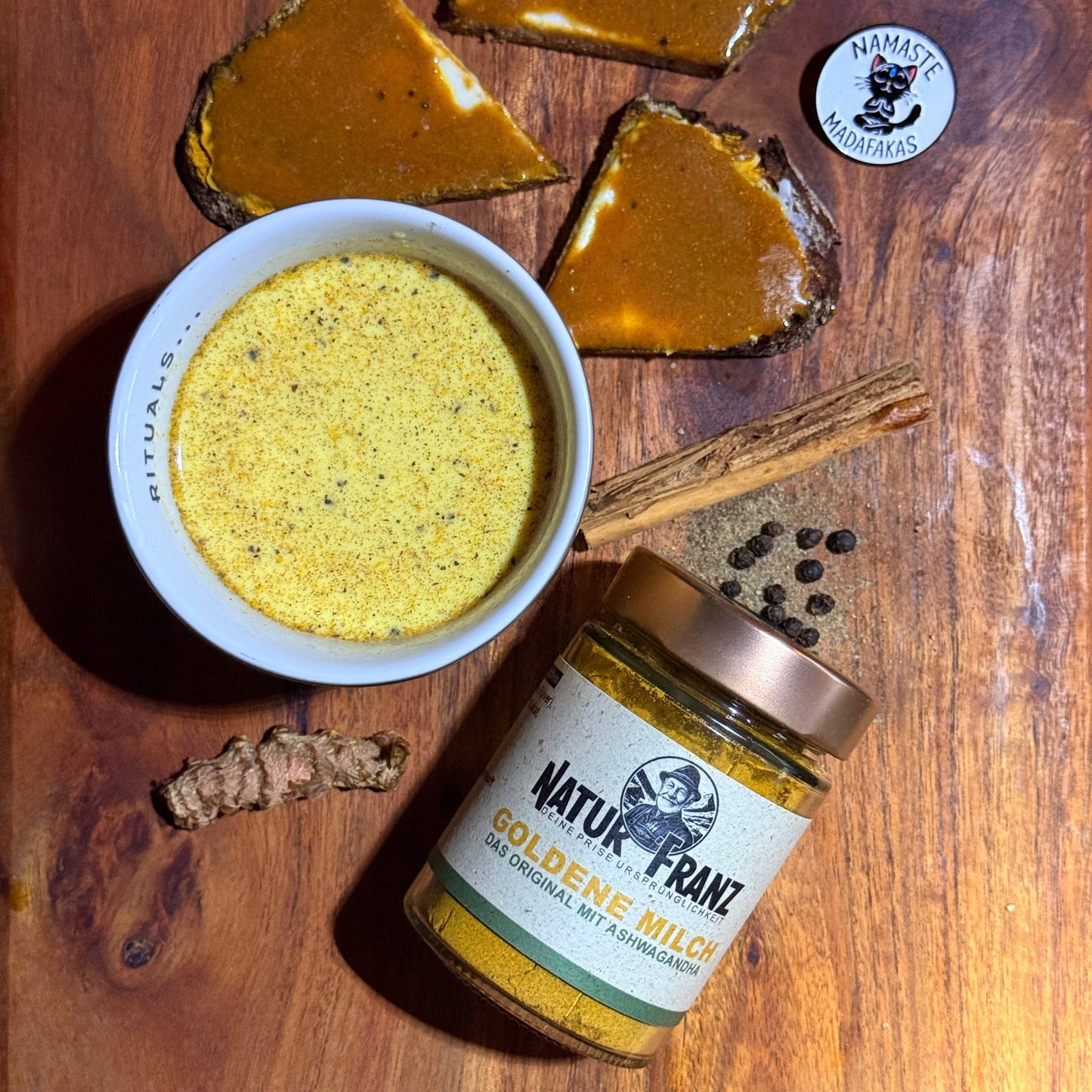NATURFRANZ Amestec Ayurvedic cu Lapte Auriu și Ashwagandha - Conținut 150 g, Dimensiune pungă 9x12 cm, Organic