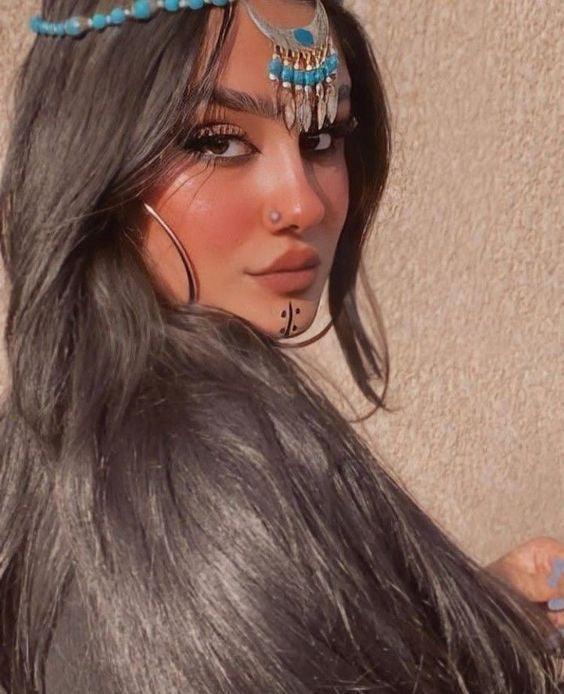 surma kajal ,khol ,easy to use