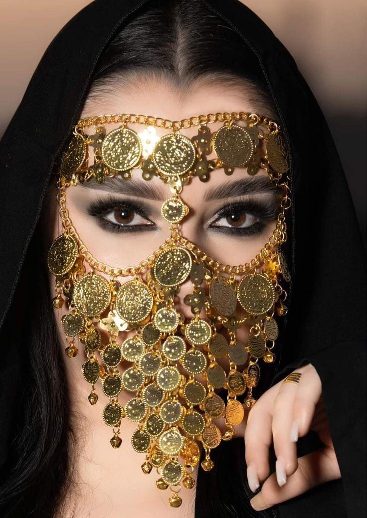 surma kajal ,khol ,easy to use