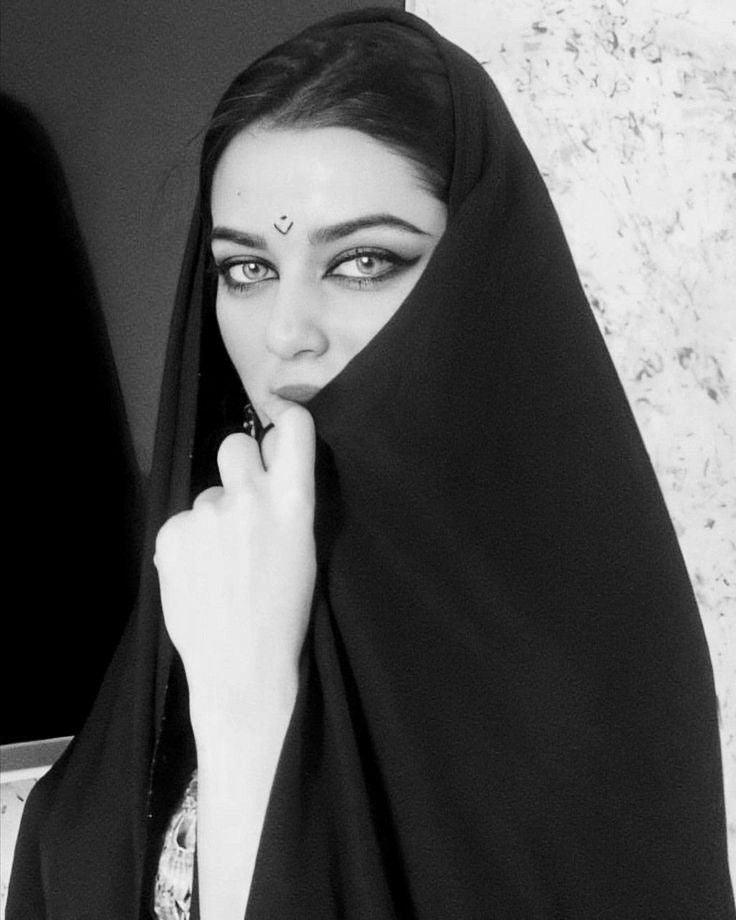 surma kajal ,khol ,easy to use