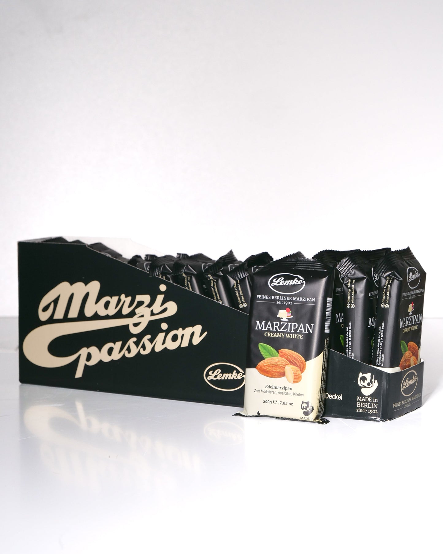 Marțipan fin Berlin Lemke, alb cremos - Marțipan fin Berlin, conținut de migdale 38%, calitate 70:30, vegan