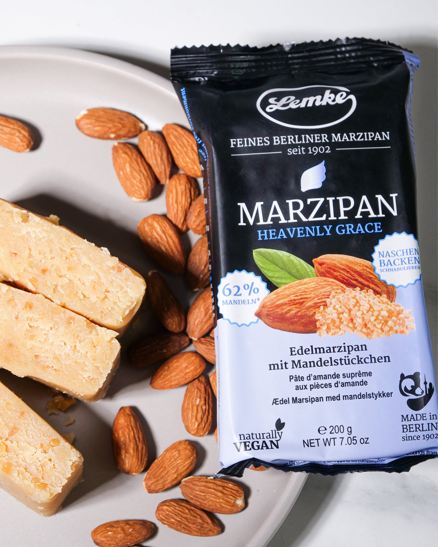 Marțipan Lemke Fine Berlin - 62% conținut de migdale, 8% bucăți de migdale, vegan