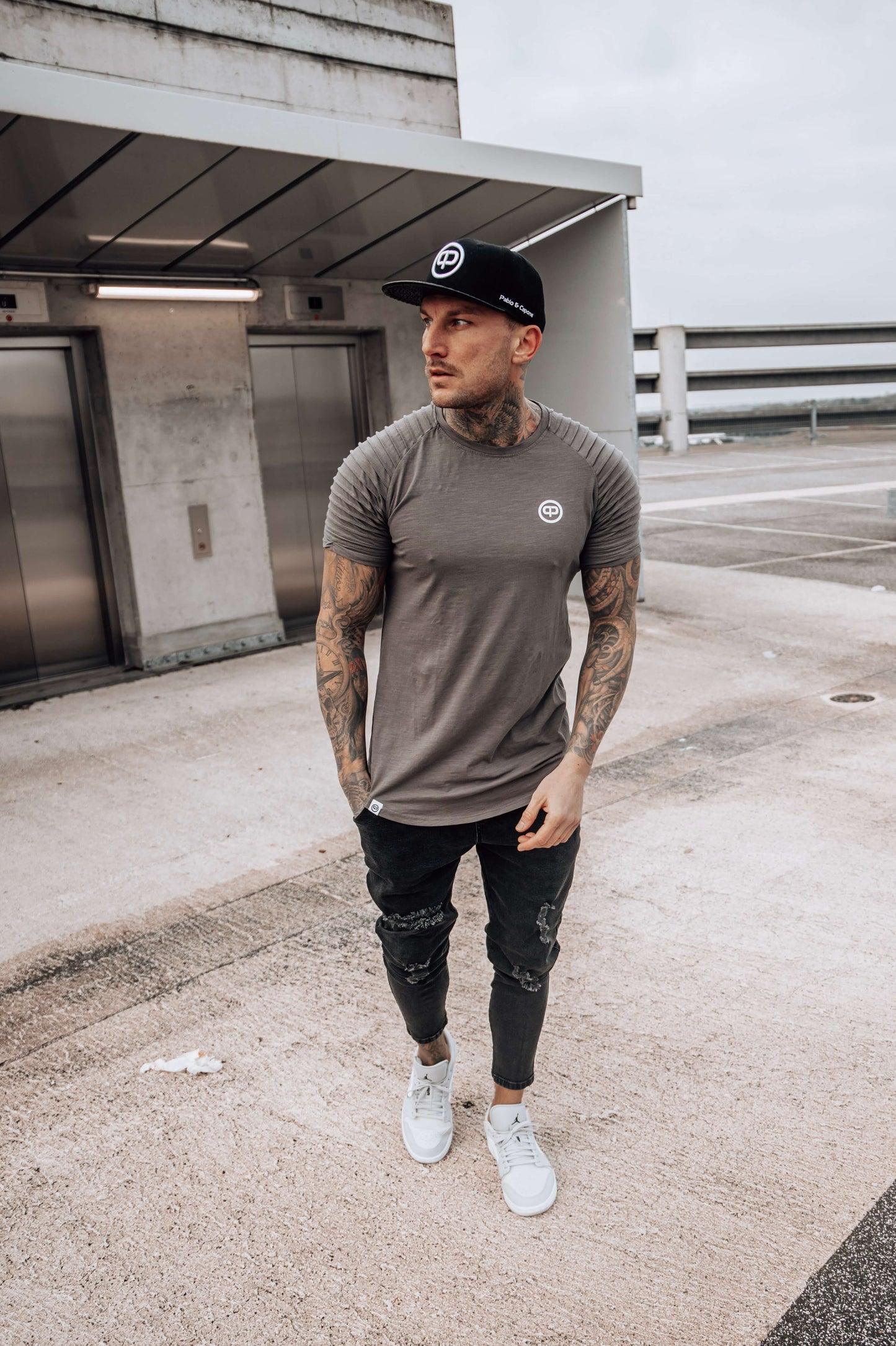 Leathersnap Cap - Black & White