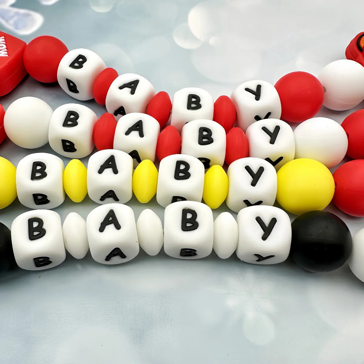 Personalisierte Schnullerkette mit Namen - Englische Buchstaben Baby Silikon Clips - Ketten Halter Beißring Anhänger Baby Geschenke