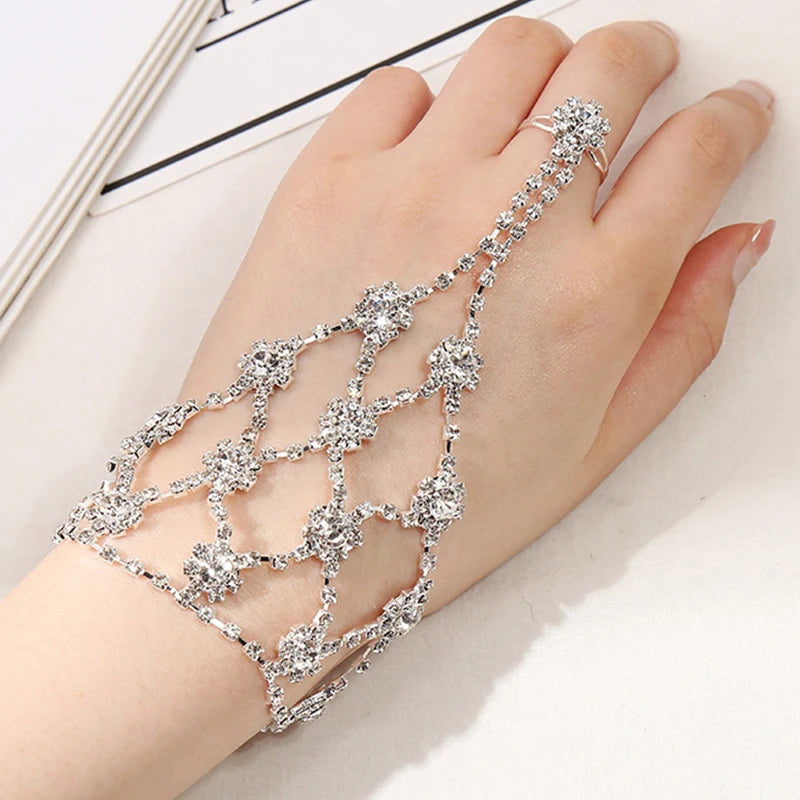 Neues Strass Armband Mit Finger Ring Schleife Krone Link Handgelenk Kette Für Frauen Charms Dame Trendy Schmuck Hand Armbänder