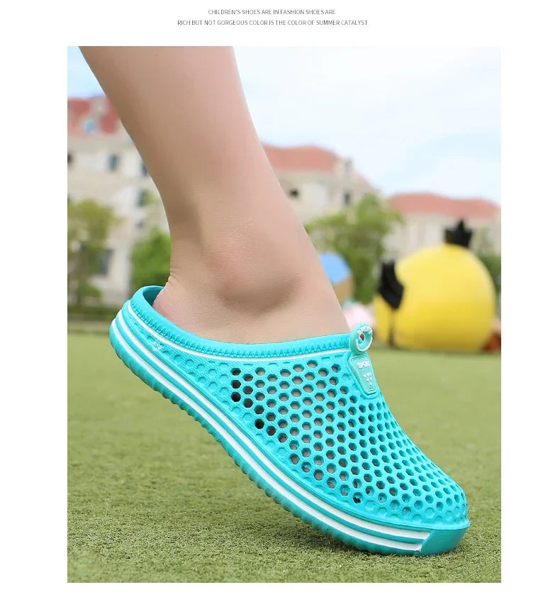 Herren-Pool-Sandalen 2025: Sonkpuel Komfortable Männer Pool Sandalen Sommer Outdoor Strand Schuhe Männer Slip on Garten Clogs Lässige Wasser Dusch Hausschuhe Unisex Zapatos Kollektion