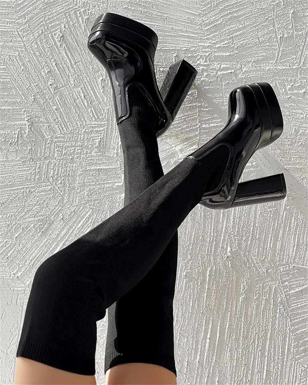 Ghete peste genunchi KarinLuna cu toc cu platformă - lungimea tijei deasupra genunchiului, înălțimea tocului 8 cm, mărime standard