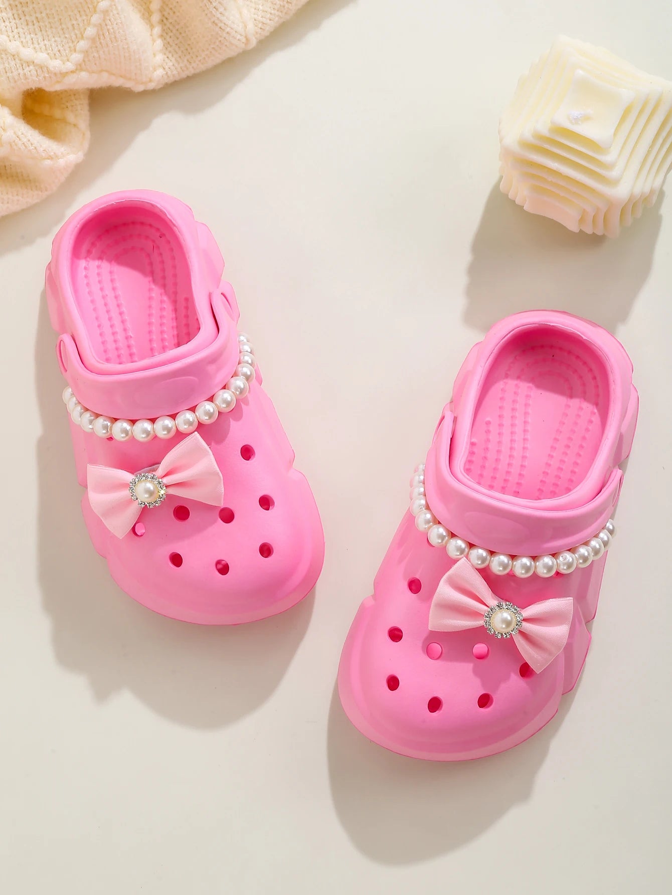 Mädchen-Clogs 2025: Atmungsaktive Schleife-Accessoires - Strand Garden Collection