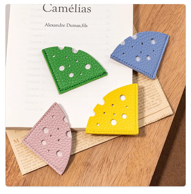 Lesezeichen 2025 - Käse Design PU Leder Bookmark Eckenschutz Schule Kreativ
