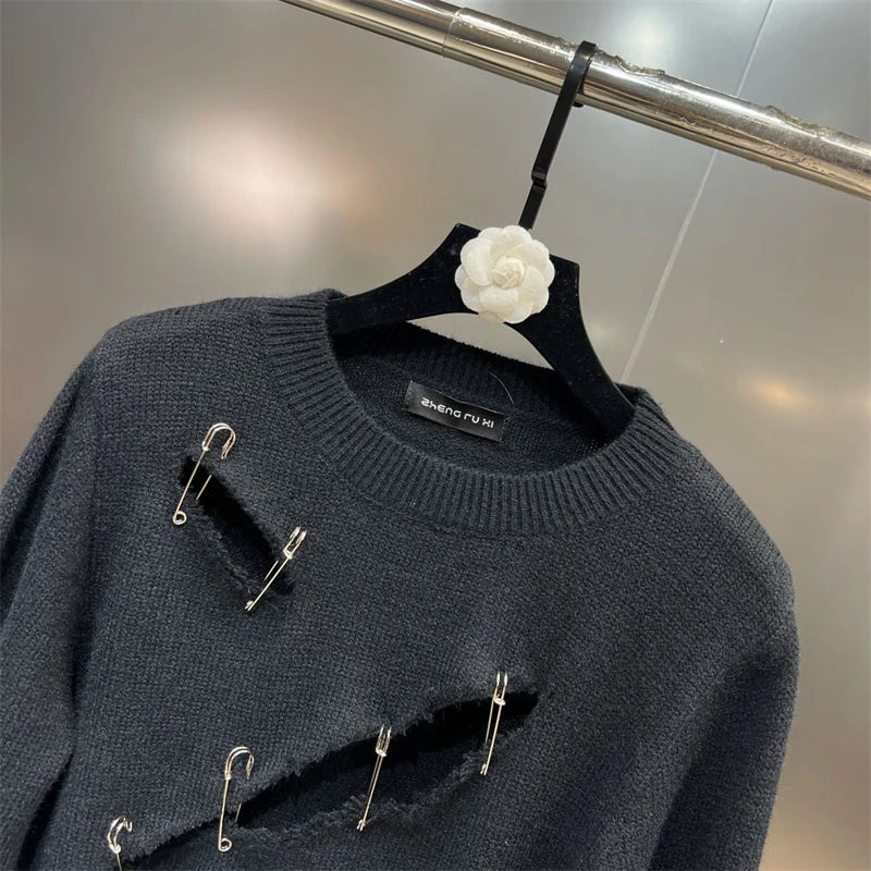 Mina Gothic O Hals Pullover - Lochmuster Größe M Langarm