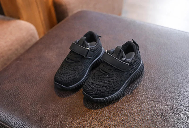 Kinder Schuhe 2025 - Frühling Sommer Kids Sneakers - Weich Atmungsaktiv Mesh Jungen Mädchen Schule Outdoor Sport