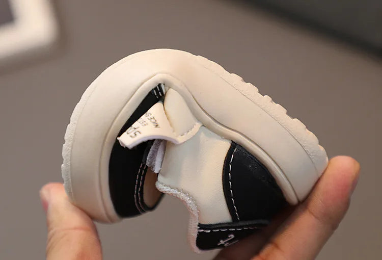 Neue Baby Schuhe 2025 - Frühling Herbst Weiche Sohle Kleinkind - Jungen Sport Schuhe Neue Weiße Mädchen Atmungsaktiv Rutschfest