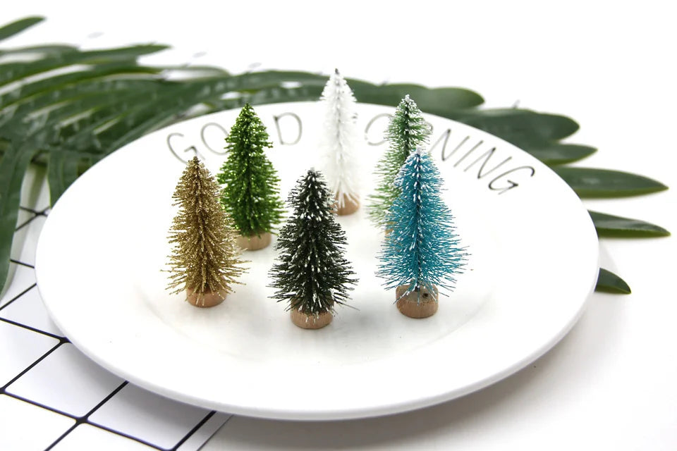 DIY House CH745-10pcs Kleiner Weihnachtsbaum - Größe 6,5 cm 10 Stück