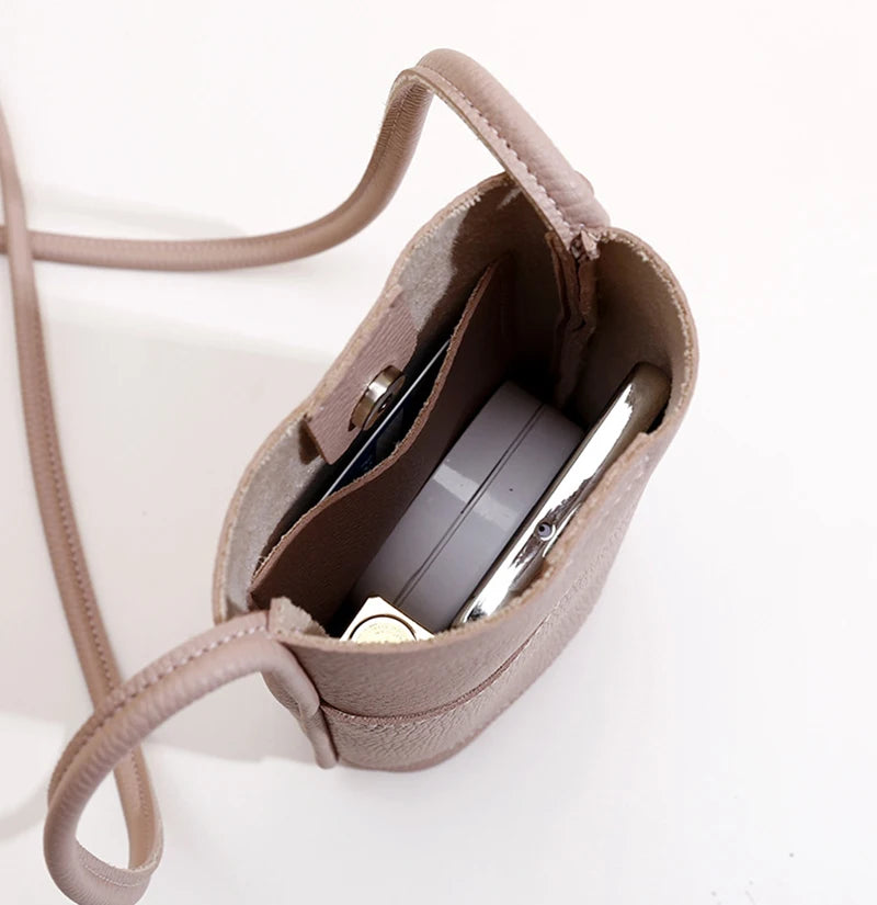 Modisch Handy Tasche Frauen 2025 - Crossbody Klein PU Leder Tasche - Neu Fashion Vielseitig Minimalist Unisex Shopping Phone Tasche