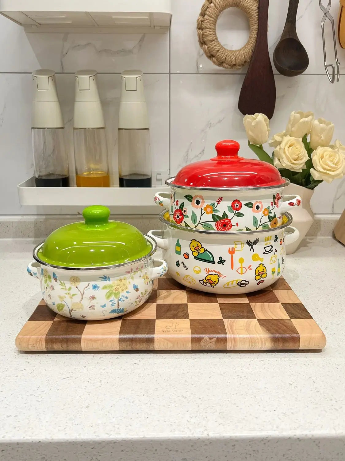 Kitchen Cookware Utensils Set 16/18/20CM Red Yellow and Green Enamelled Pots and Pans, 3-piece Set, Induction Cooktop, Open Fire