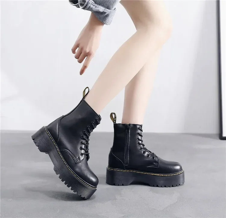 Ghete cu platformă din piele naturală CN Guangdong - Înălțimea tocului 3-5 cm, Platformă 2 cm, Mărimea EU 36-41