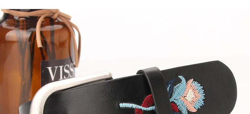 Embroidered Flowers Leather Women's Belt Fashion Casual Luxury Design Simple Versatile Jeans Goth Retro Pin Buckle Waistband New
