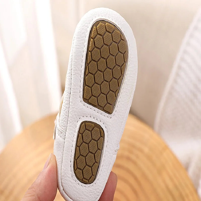 Baby Mädchen Schuhe 2025 - Fashion Einfarbig Leder Blume Prinzessin - Weiche Gummisohle Rutschfest Casual Erste Laufschuhe