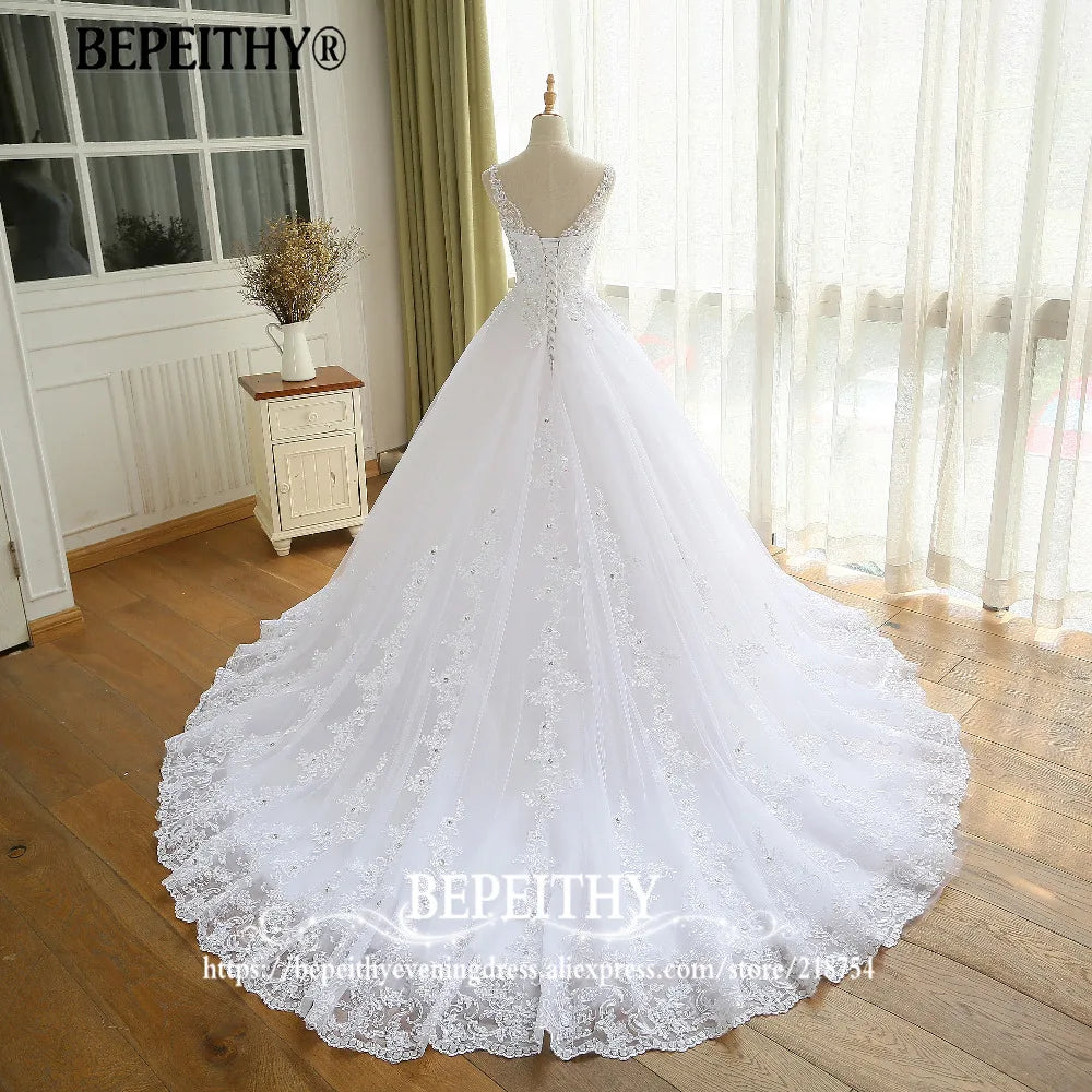 Maßgeschneidertes Prinzessin-Wedding-Dress mit Spitze - Hochzeitskleid 2022 für Frauen