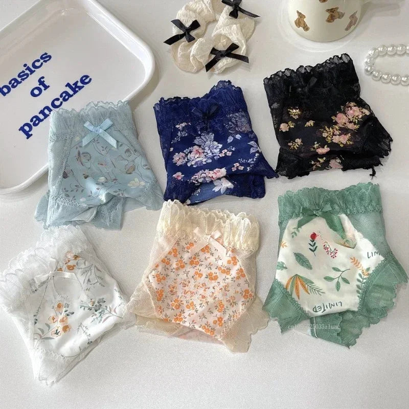 Floral Lace Women's Panties Middle Waist Plus Size Fashion Ice Silk Briefs Quick-drying Cotton Crotch Underpants Female Lingerie