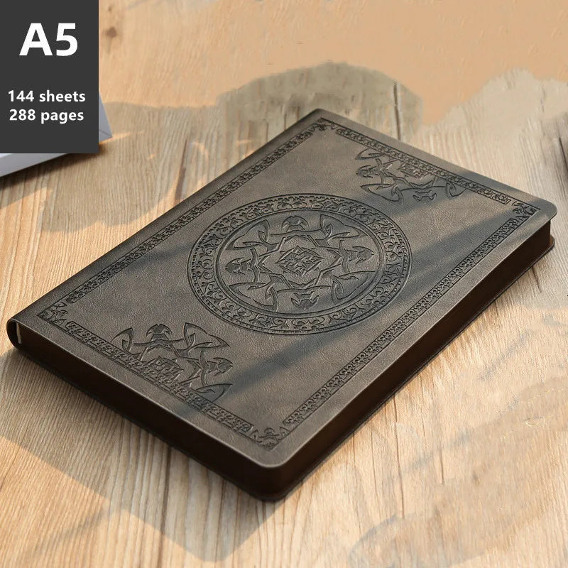 SQUMIDER A5 Geprägtes PU Leder Notizbuch - 120 Seiten