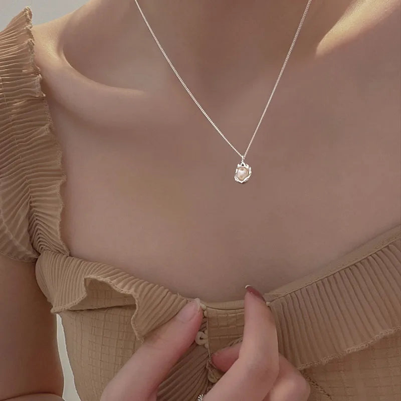 Colier geometric cu perle de culoare argintie, design simplu pentru femei, nișă, vânt rece, lumină, colier de claviculă de lux, en-gros