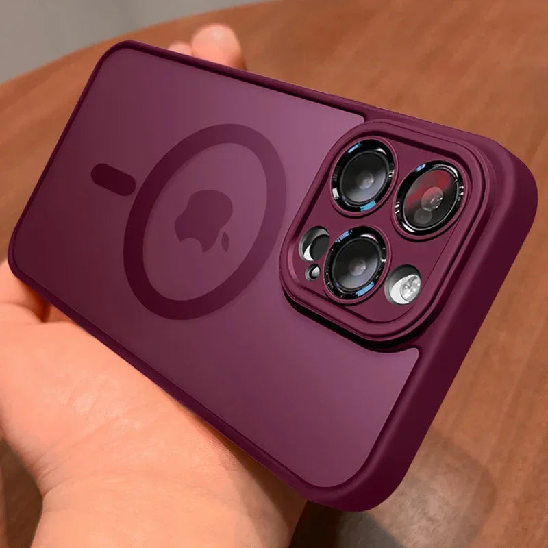 iPhone-Hülle 2025: Magnetic-Luxury Matte-Translucent - MagSafe Armor Collection