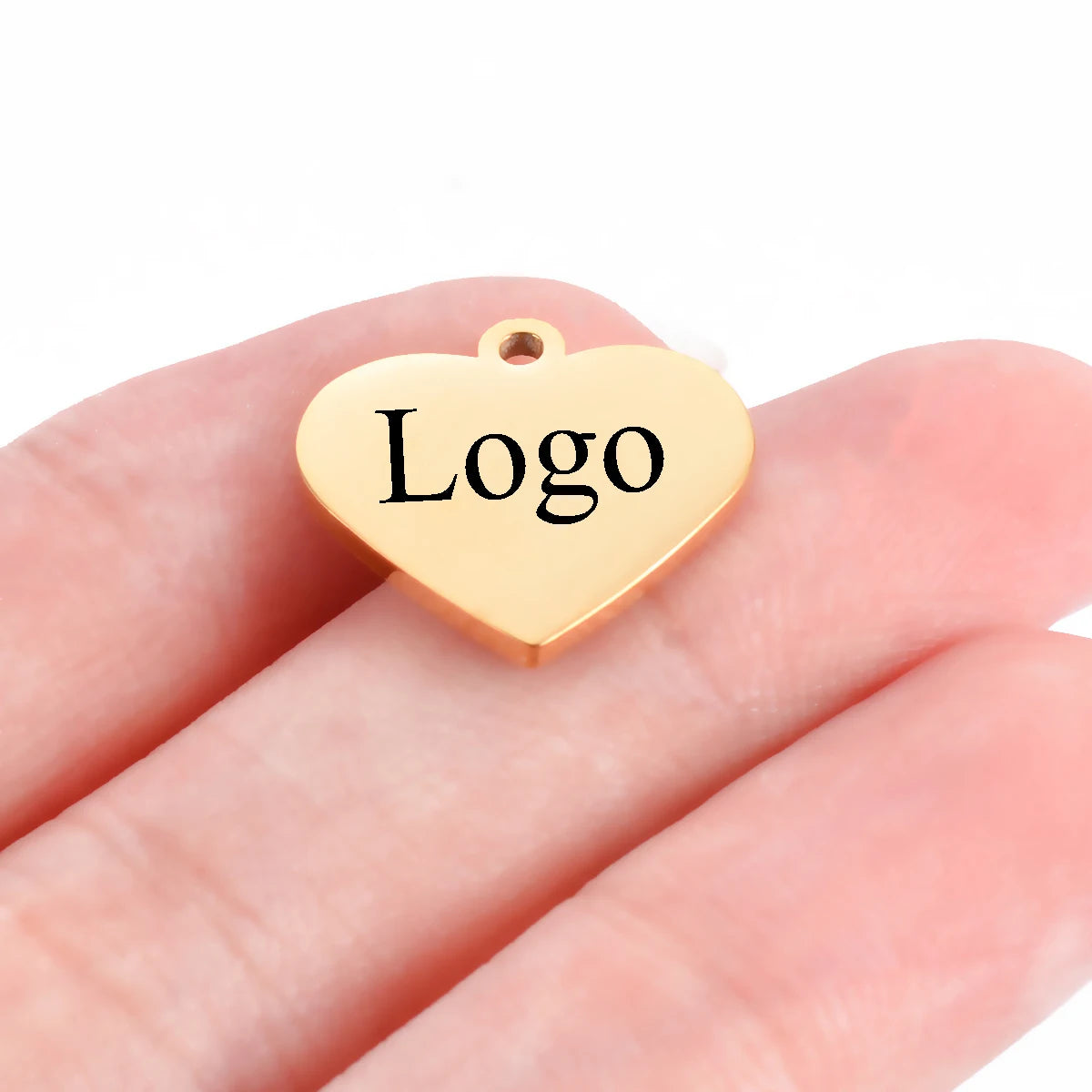 Edelstahl Herz Anhänger 2025 - 20 Stück Gravur Logo 15mm Charms für DIY Schmuck