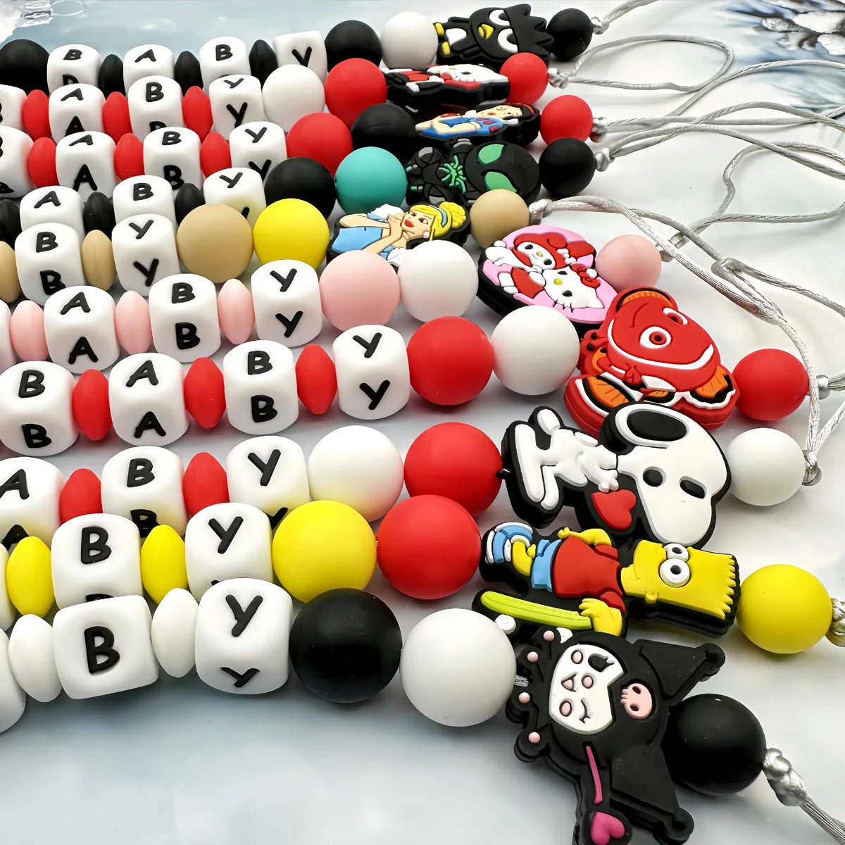 Personalisierte Schnullerkette mit Namen - Englische Buchstaben Baby Silikon Clips - Ketten Halter Beißring Anhänger Baby Geschenke