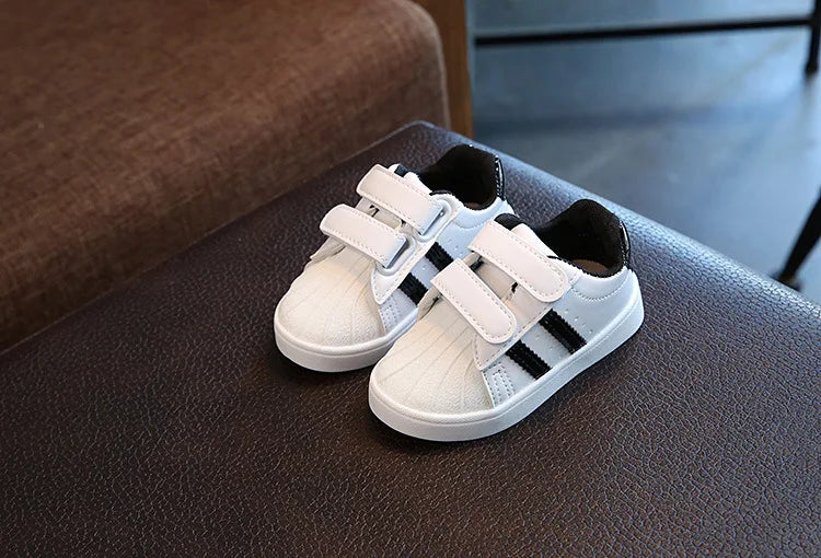 Baby Schuhe 2025 - Jungen Sneakers Mädchen Kleinkind Schuhe - PU Leder Flats Fashion Weiche Kinder Casual Schuhe