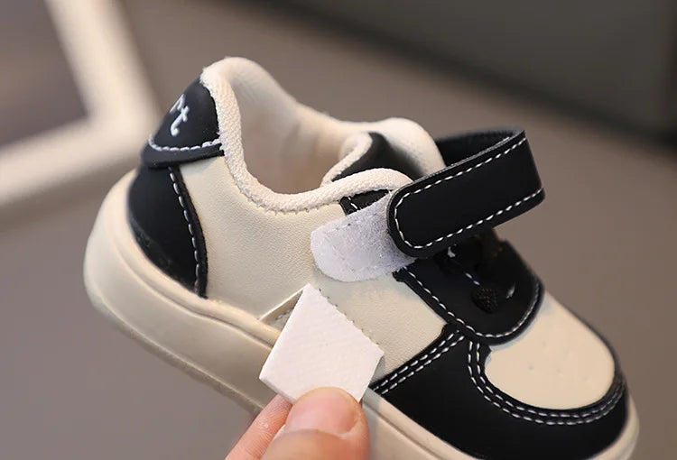 Neue Baby Schuhe 2025 - Frühling Herbst Weiche Sohle Kleinkind - Jungen Sport Schuhe Neue Weiße Mädchen Atmungsaktiv Rutschfest