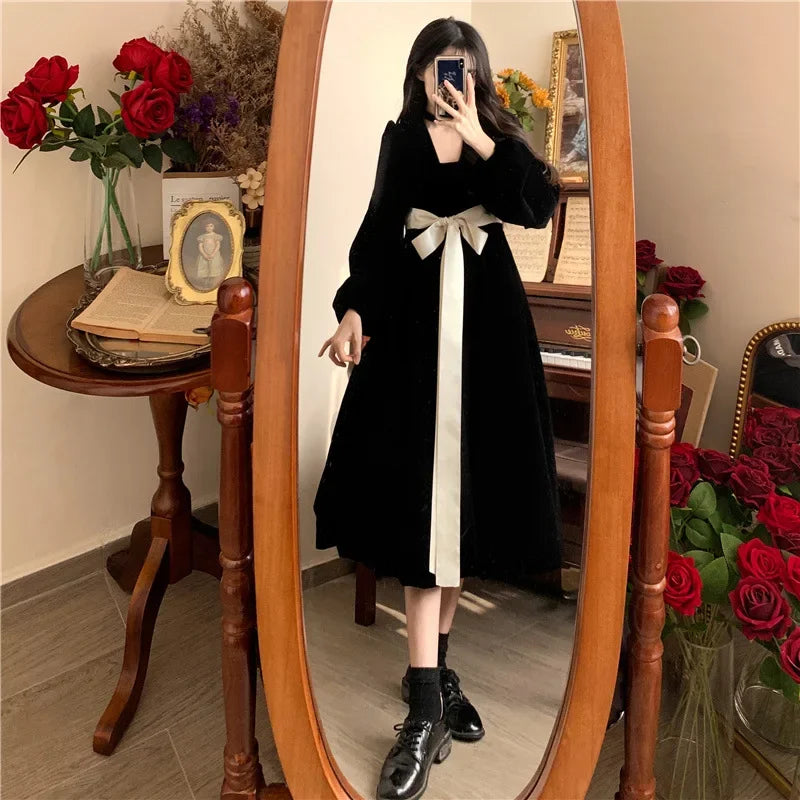 Choice Bow Dress Hochwertiger Samtlook - Größe M Schlank