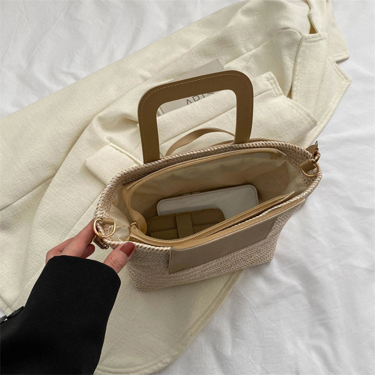 Women Woven Straw Beach Bag Lightweight Summer Tote with PU Leather Handles Detachable Strap for Vacation Poolside Shoulder Bag