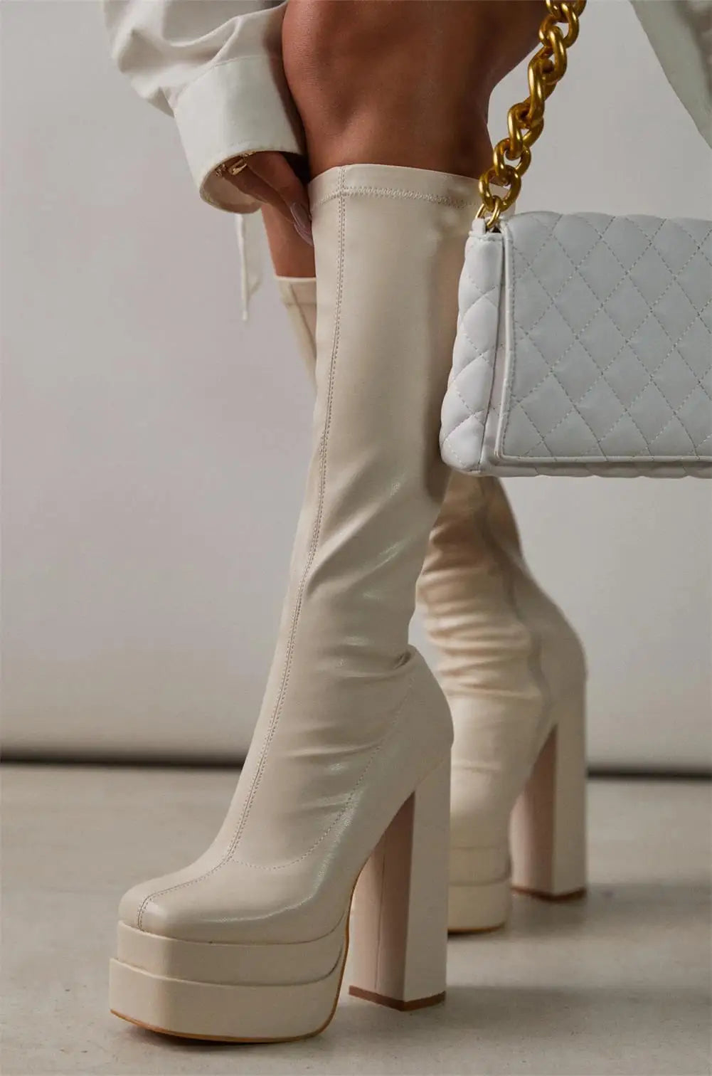 Ghete peste genunchi KarinLuna cu toc cu platformă - lungimea tijei deasupra genunchiului, înălțimea tocului 8 cm, mărime standard