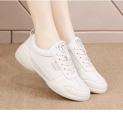 Women Shoes 2024 New Casual Lightweight Sports Shoes WomenBreathable Little White Platform Shoes White Sneakers Women