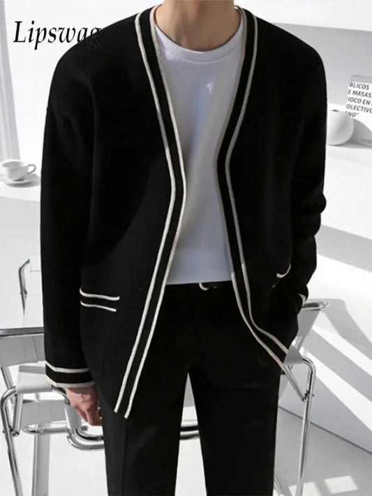 Lipswag Strickjacke Kontrast - V-Ausschnitt M-L Taschen