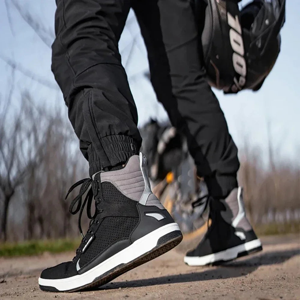 Ghete de motocicletă respirabile ZhejiangCN pentru bărbați - Mărimea EU 42, partea superioară din piele, impermeabile