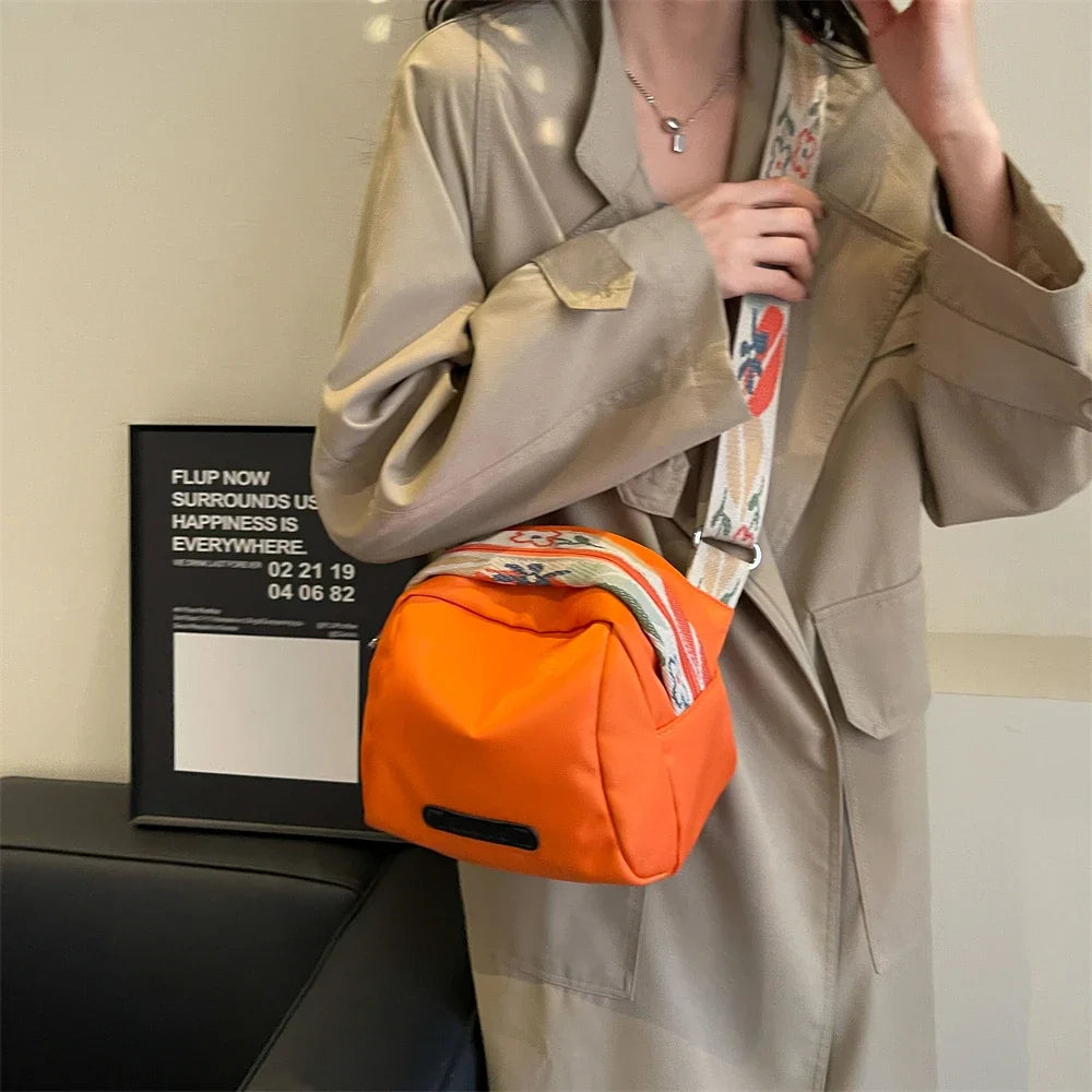 Fashion Crossbody Bags For Women Oxford Cloth Pillow Shell Shoulder Bag Large Capacity Travelling Casual Street Small Fabric Bag