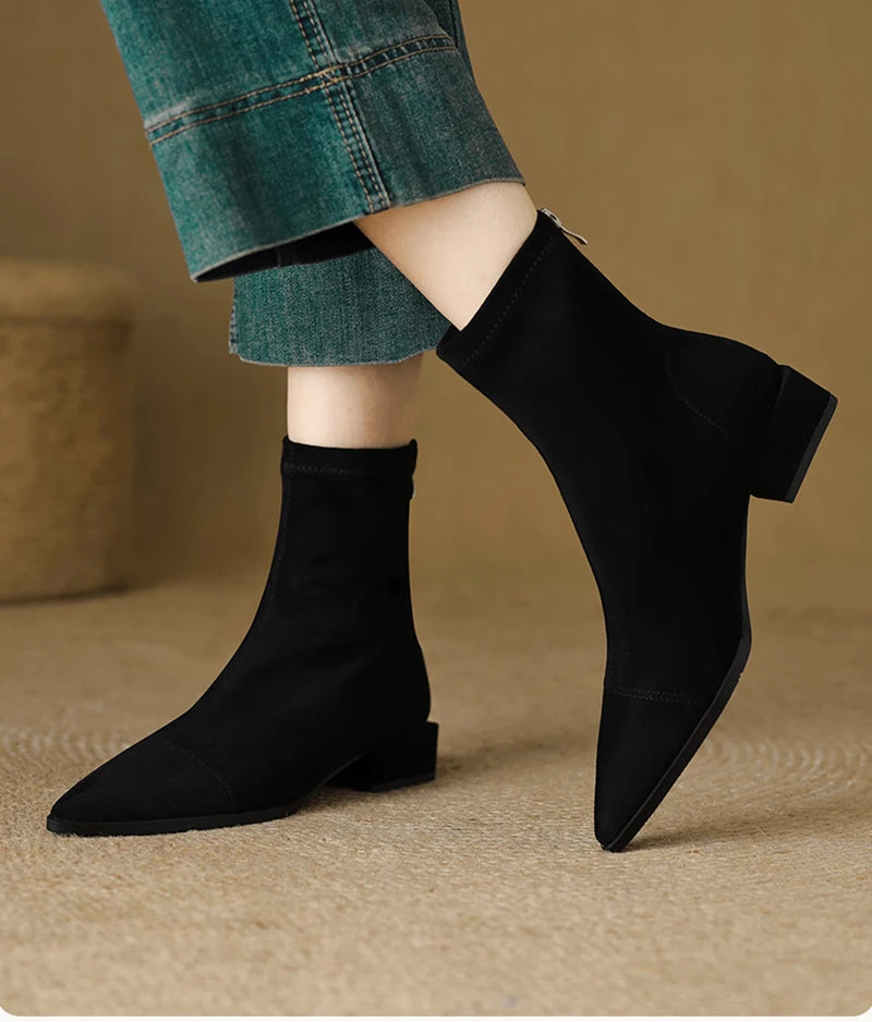 Ghete UETEEY cu talpă întoarsă și vârf ascuțit - Înălțimea tocului 3-5 cm, căptușeală din microfibră, fermoar