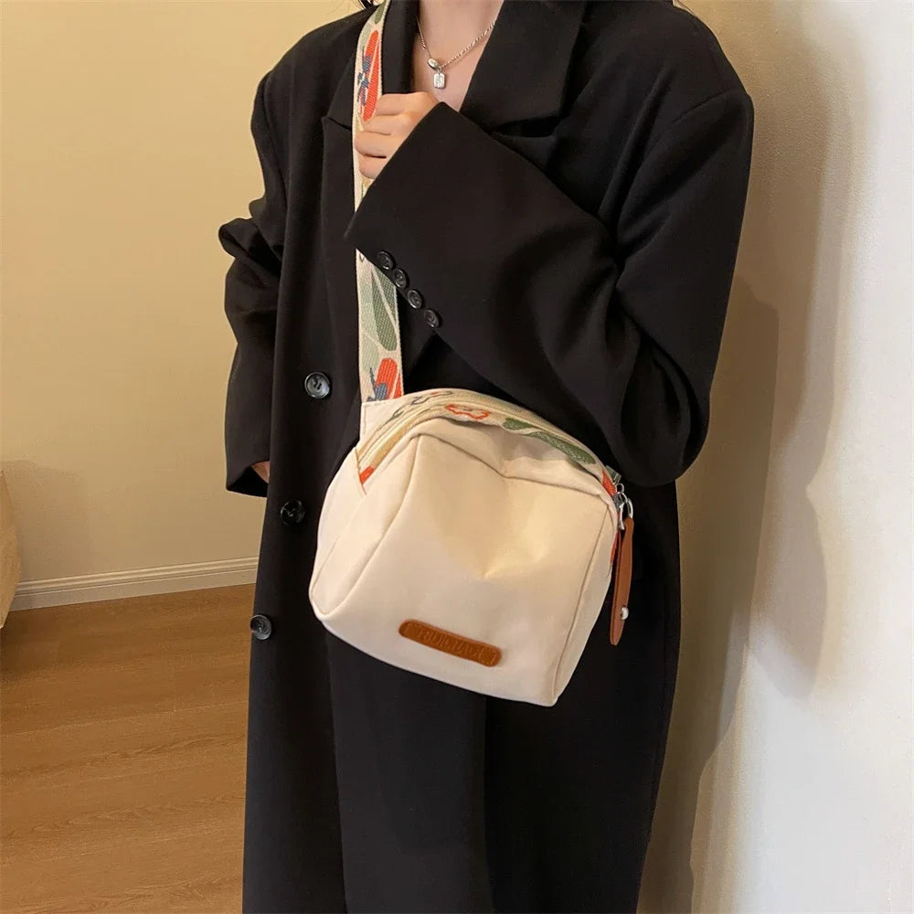 Fashion Crossbody Bags For Women Oxford Cloth Pillow Shell Shoulder Bag Large Capacity Travelling Casual Street Small Fabric Bag