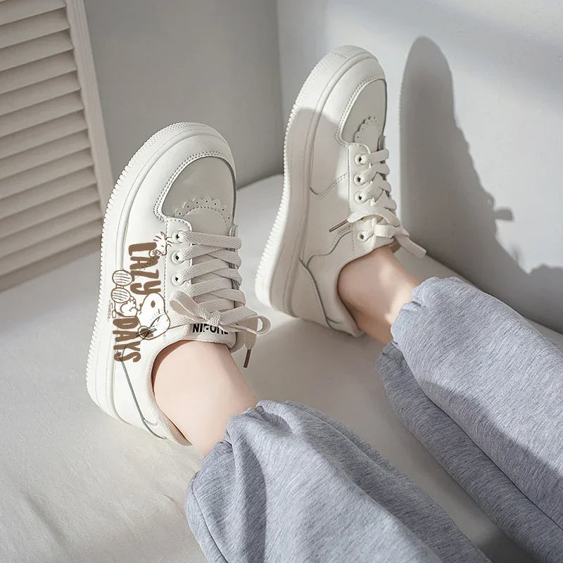 Snoopy Women Casual Shoes Fashion Breathable Walking Flat Shoes Woman White Graffiti Sneakers Women Tenis Feminino Female Shoes